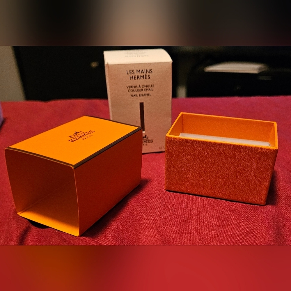 NEW Hermes Small Display Nail Polish Gift Box Slider Pull Perfume Travel Storage